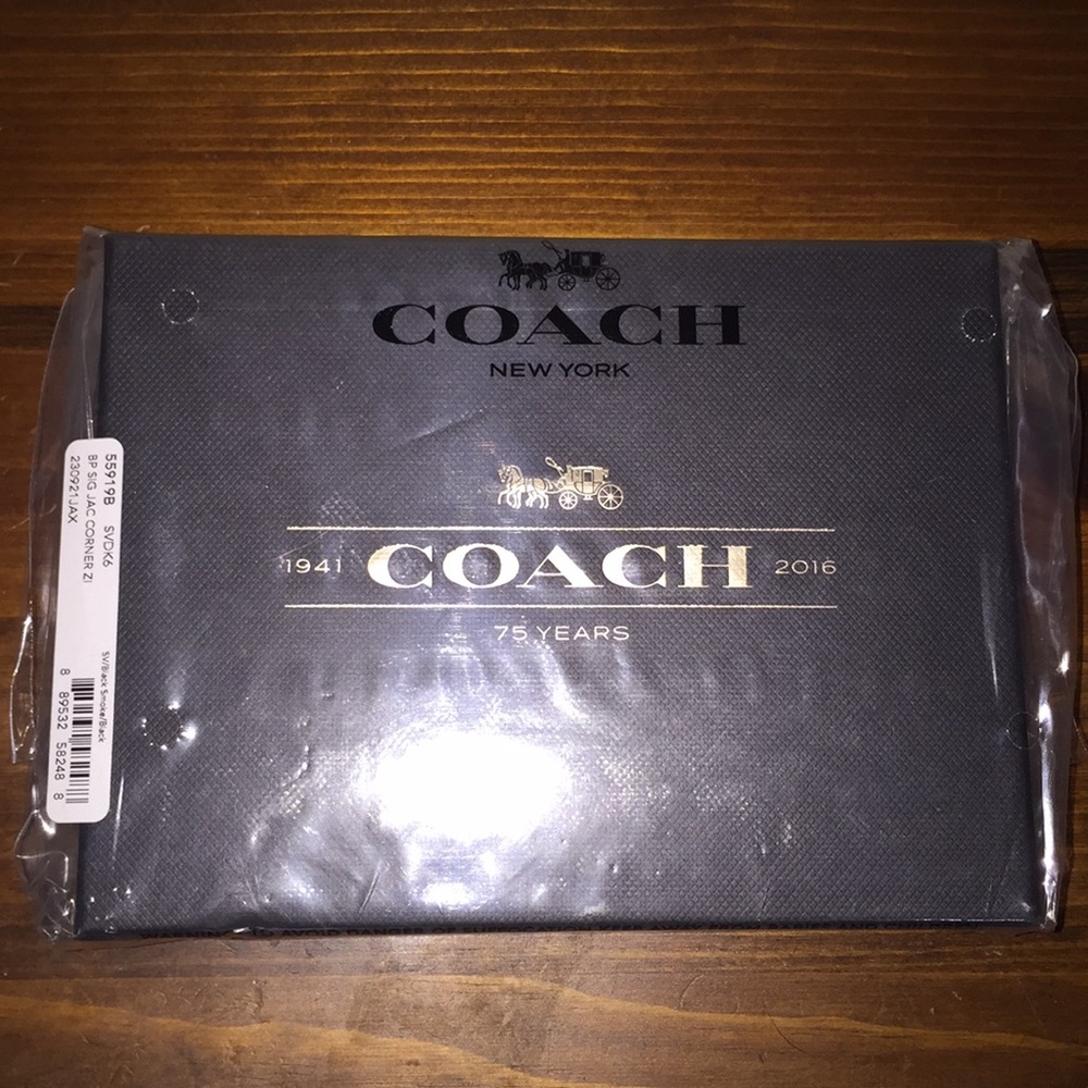 Coach Sig Corner ZIP